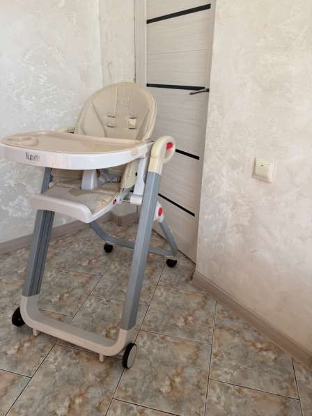 Столик для кормления нуовита б/у