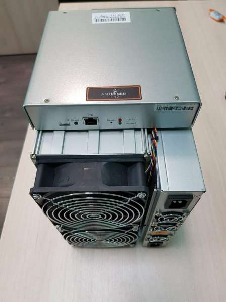 Майнер Асик Antminer Bitmain T17 42THs - Майнер Биткоин в фото 5