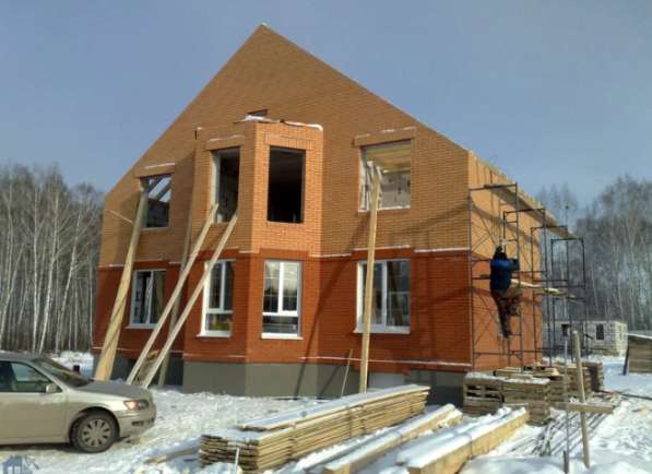 Бригада строителей в 