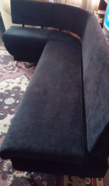 Продам кухонный угловой диван б. у в Симферополе