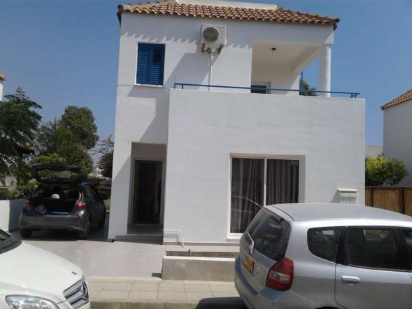 Продаю дом на Кипре в 50 метрах от моря. Ларнака. Пригород в 