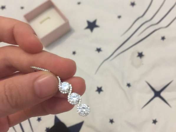 Свадебные сереброносно серьги с бриллиантом в Санкт-Петербурге фото 4