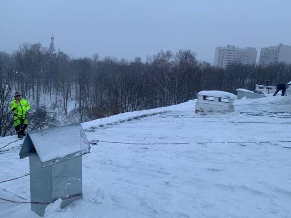Чистка снега с кровель и многое другое в Москве фото 7