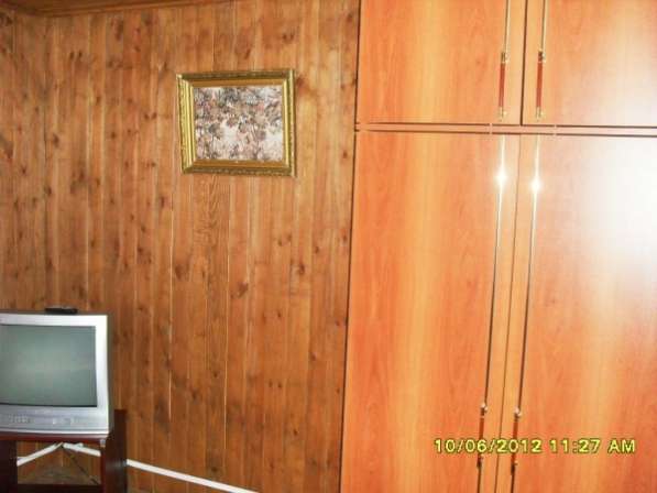 Сдается посуточно двухэтажный гостевой домик в отличном состоянии в г.Луга на берегу озера Омчино вместимостью 4-6 человек в Лугах фото 3