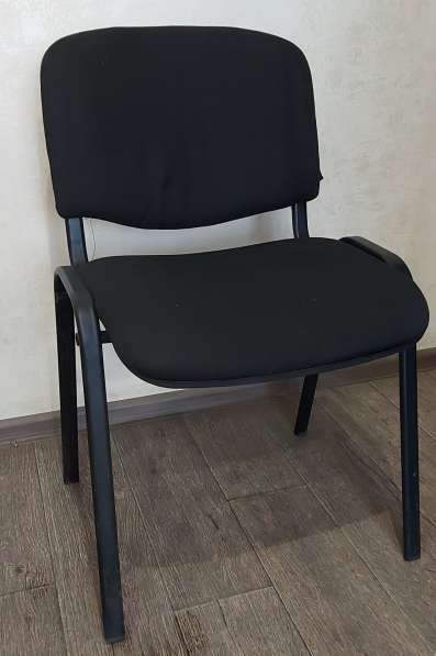 Продам офисные стулья бу в хорошем состоянии в Челябинске
