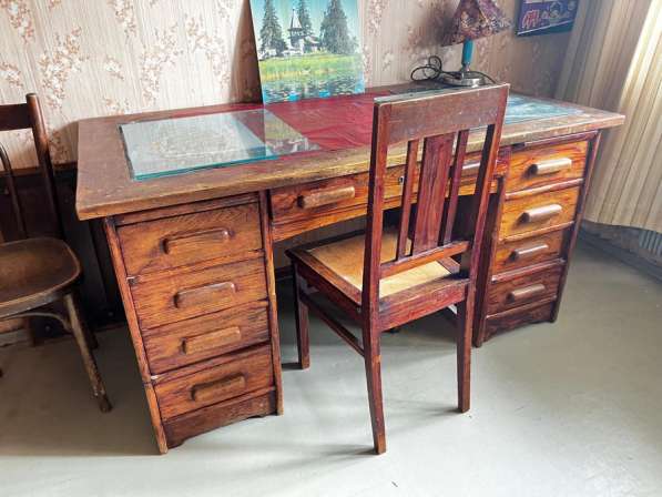 Письменный стол 40х г, винтажный, деревянный