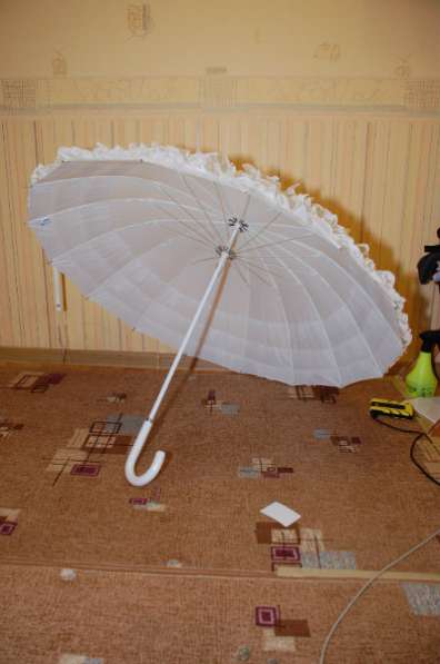 свадебную шубку Свадебный зонт в аренду свадебный зонт