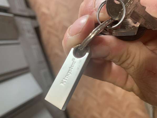 Продам флешку внешний накопитель на 1 тб в Челябинске