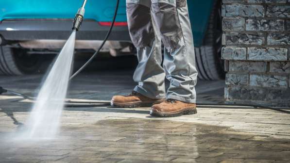 Мойка и обработка тротуарной плитки и фасадов