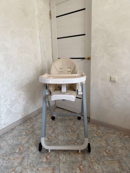 Столик для кормления нуовита б/у в Майкопе