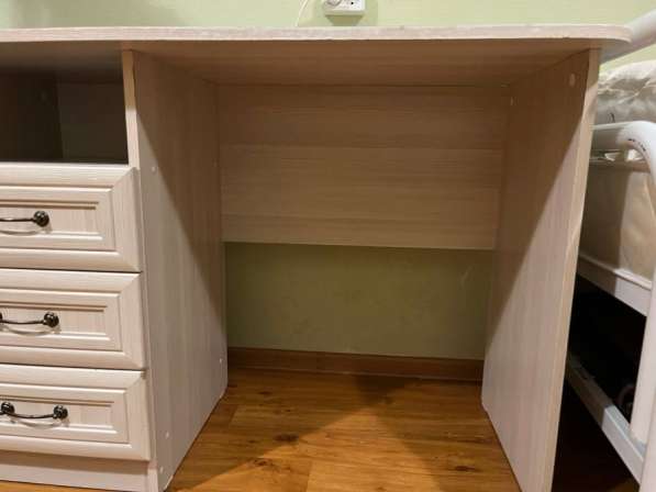 Продам письменный стол в Челябинске