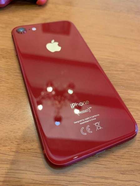 Iphone 8 красный