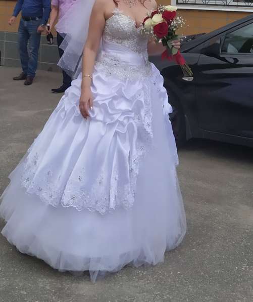 Продается свадебное платье в Дзержинске