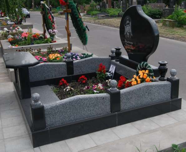 Памятники, мазарные плиты, оградки любой сложности в фото 10