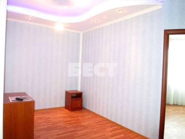 Продам трехкомнатную квартиру в Красногорске. Жилая площадь 76 кв.м. Этаж 9. Есть балкон.