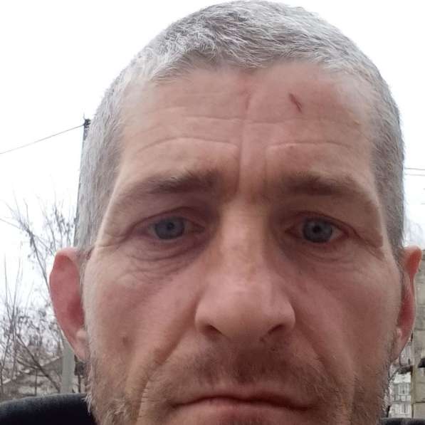 Andrei, 42 года, хочет познакомиться