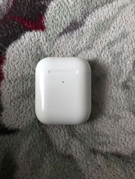 Наушники AirPods