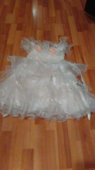 Платье праздничное белое на 5 лет