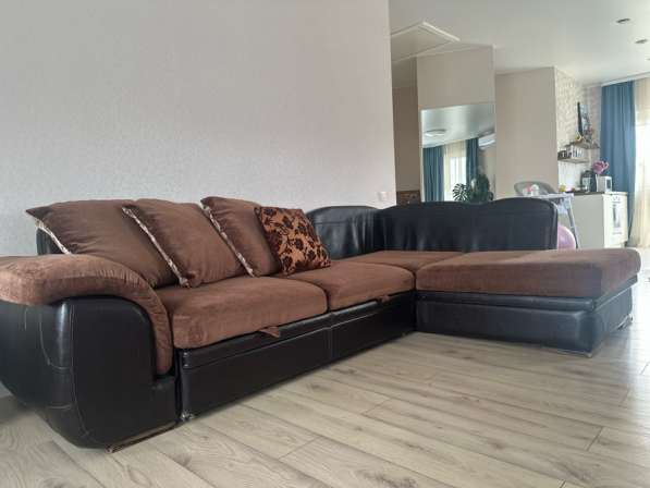 Диван угловой б/у