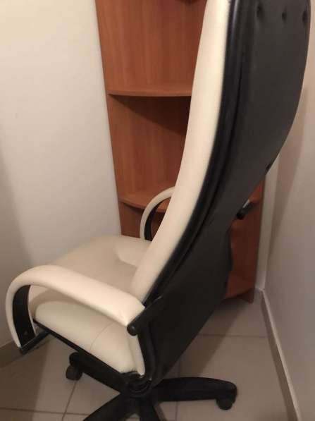 Кресло компьютерное (эко-кожа, цвет-бежевый) в Ижевске
