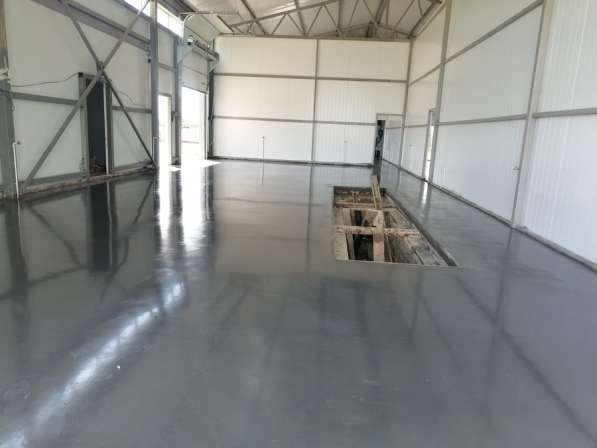 Бетонный пол с топингом