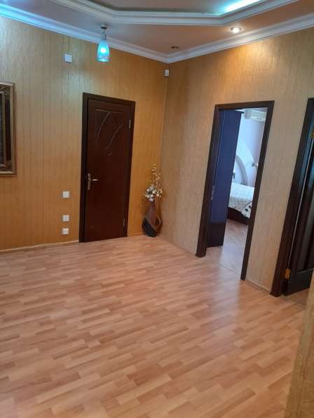 3 комнатная квартира около метро Нариманова Баку в фото 4