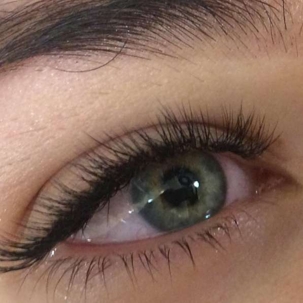 Наращивание ресничек в Москве