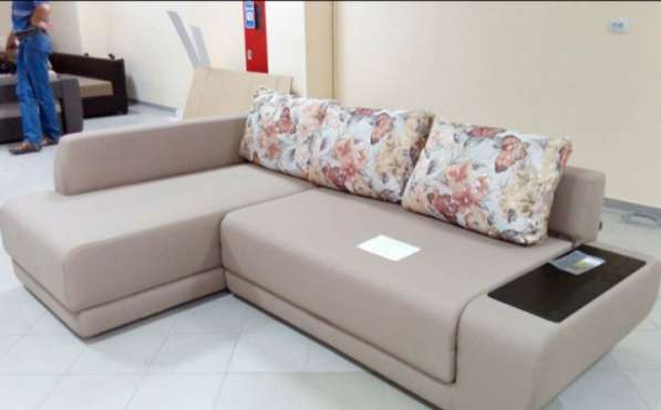 Продаю диван в Москве