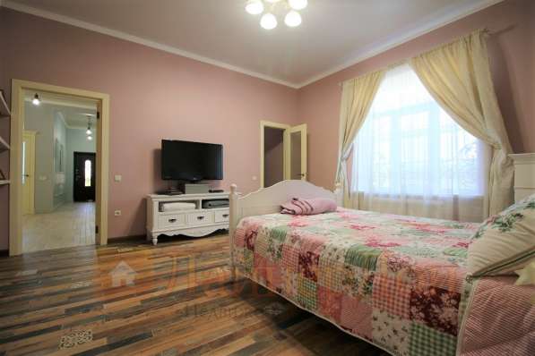 Продам дом в Ростов-на-Дону.Жилая площадь 200 кв.м. в Ростове-на-Дону