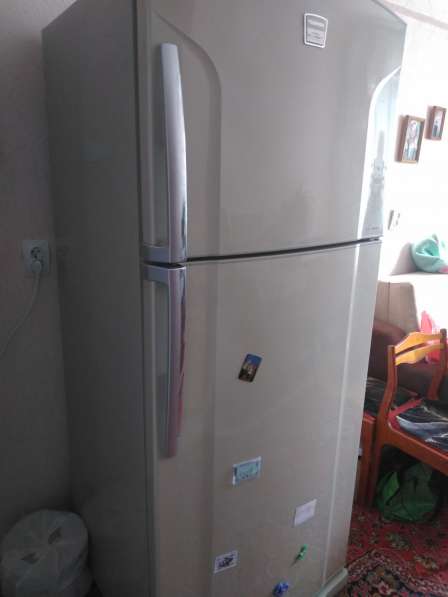 Классный холодильник тошиба!