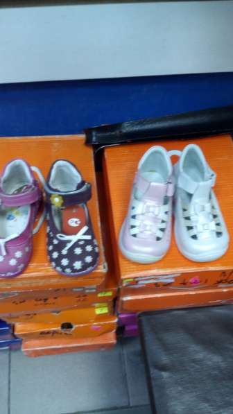 Распродажа детской обуви в Снегирях в Москве фото 5
