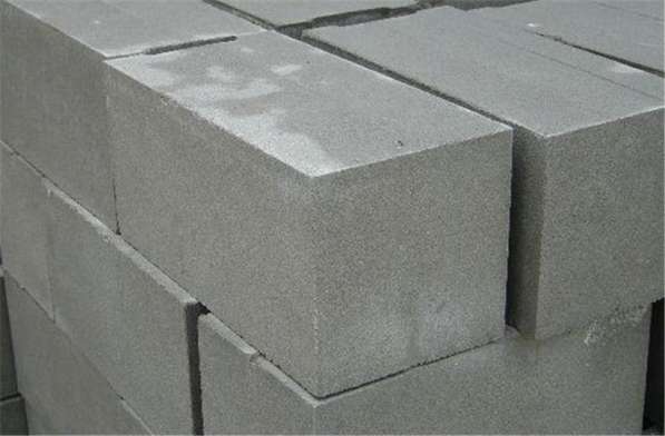 Блок фундаментный бетонный для дачи