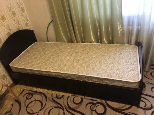 Новая кровать с ящиками и матрасом