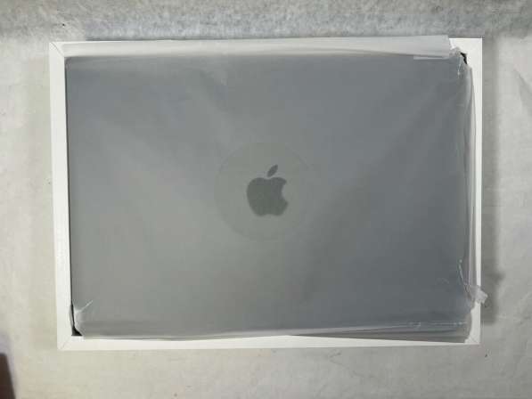 Apple MacBook Pro 16" Apple M1 Pro Chip Without Charging Cab