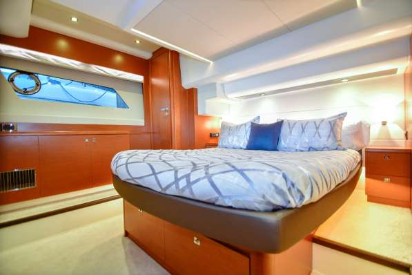 Новая Luxury яхта Prestige 550 Flybridge -58 fit в фото 10