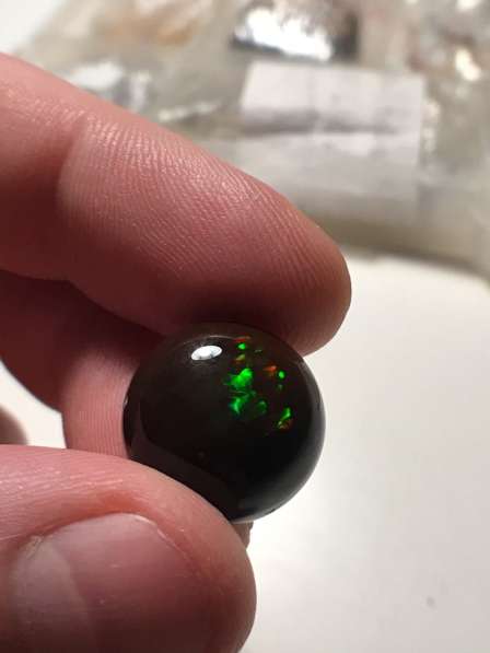 Натуральный опал 15,5 карат Круглый кабошон в Москве фото 3