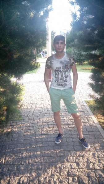 Aleks, 28 лет, хочет пообщаться в Астрахани