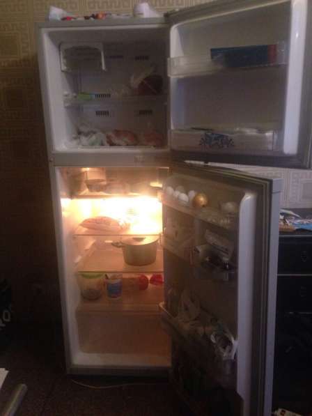 СРОЧНО продам Холодильник САМСУНГ SR-V33H в Санкт-Петербурге