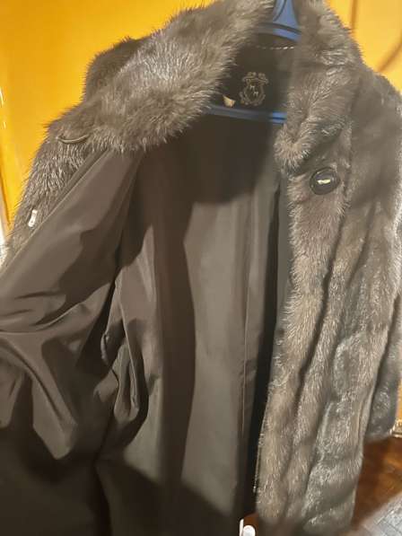 Продаю шубу в Москве