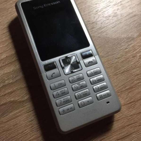 Sony Ericsson T250i (оригинал, комплект) в Москве фото 3