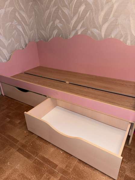 Детская фигурная мебель в нежно-розовом цвете в фото 3