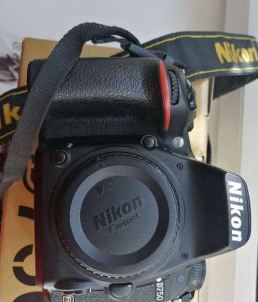 Nikon D 750