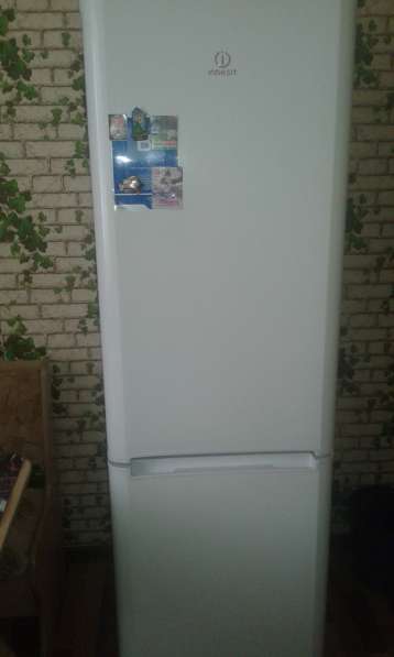Холодильник цена-60000т в отличном состоянии