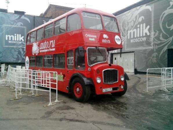 RetroBus – реклама на английском 2-этажном ретро автобусе в Москве фото 5