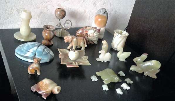 Фигурки и сувениры из минеральных камней в Москве