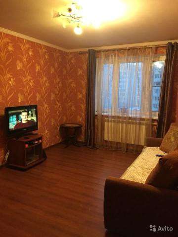Продам однокомнатную квартиру в Подольске. Жилая площадь 35 кв.м. Дом панельный. Есть балкон.