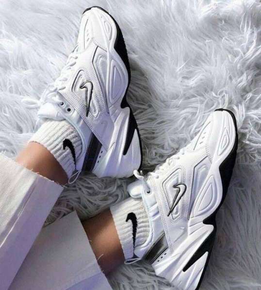 Nike tekno white