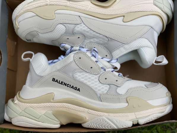 Женские кроссовки Balenciaga Triple S в Красноярске фото 9