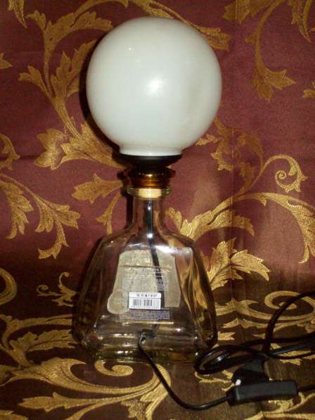 Настольный светильник из бутылки в фото 4