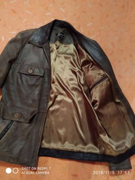 Продам мужскую куртку в Красноярске фото 3